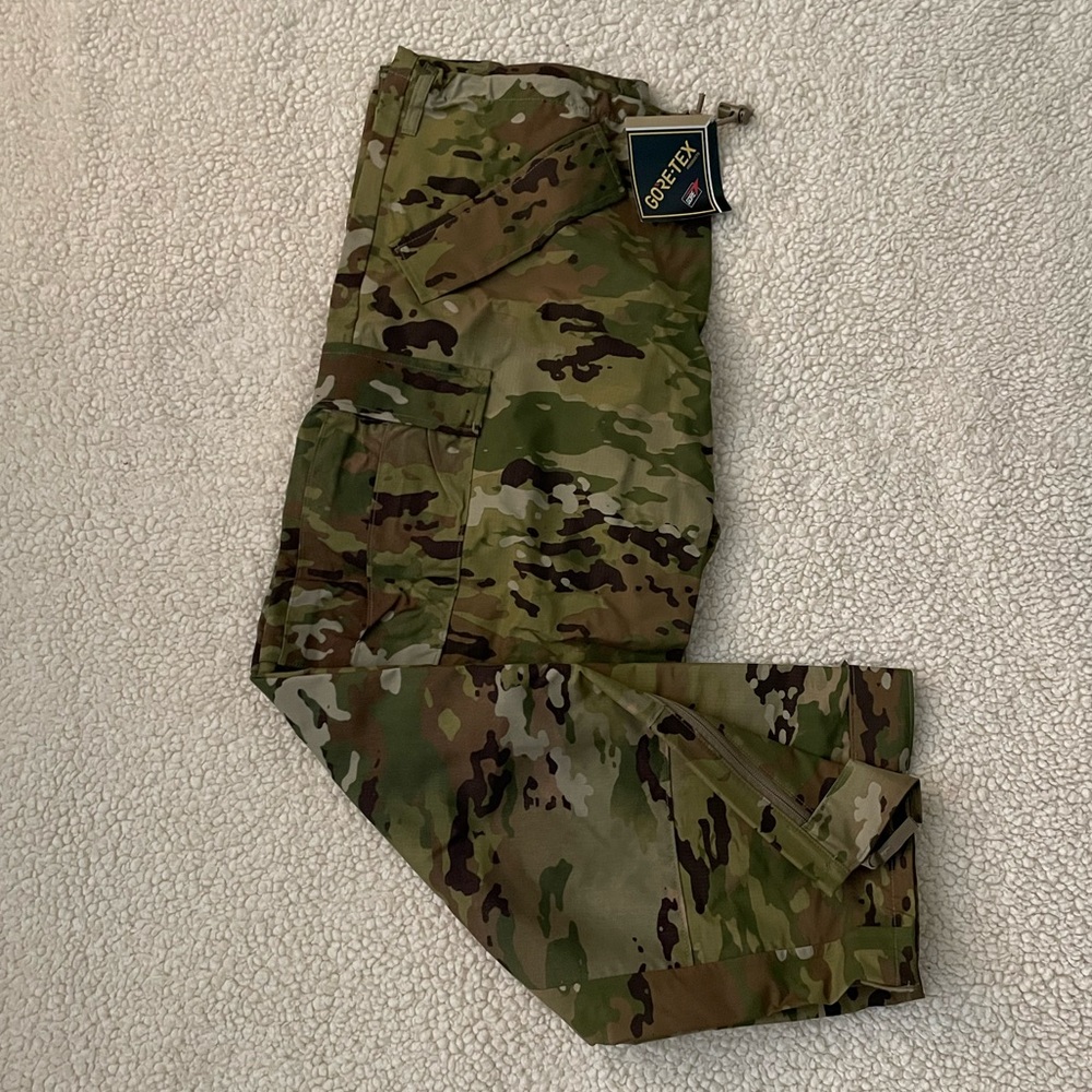 NWT!! Gore-Tex Camo Trouser Cargo Pants size Large